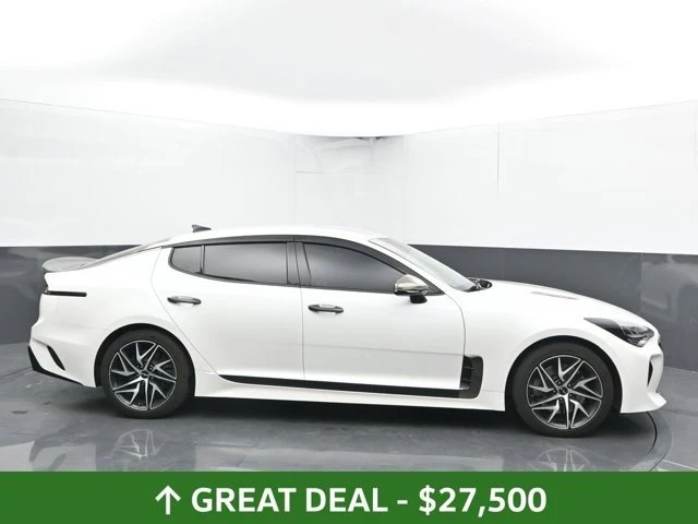 2023 Kia Stinger - Image 11 of 18