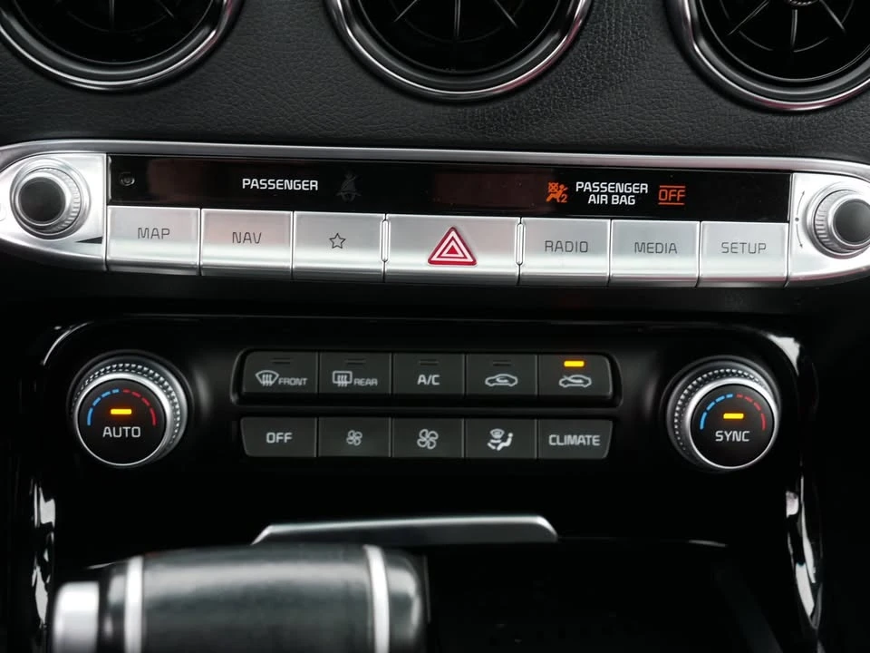 2023 Kia Stinger - Image 15 of 19