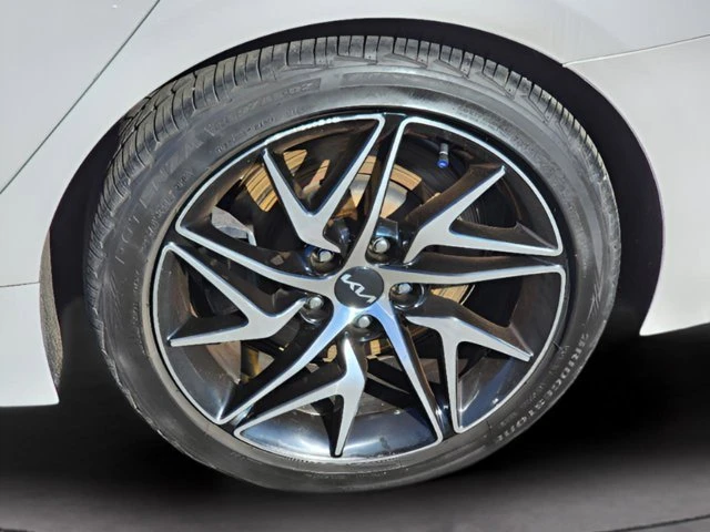 2023 Kia Stinger - Image 15 of 20