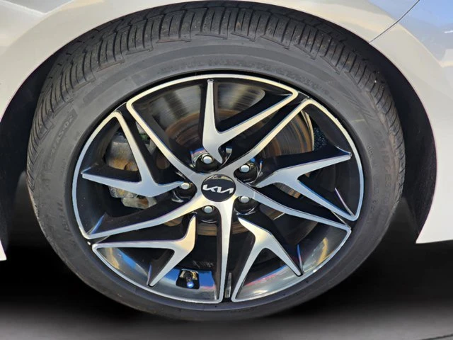2023 Kia Stinger - Image 8 of 20