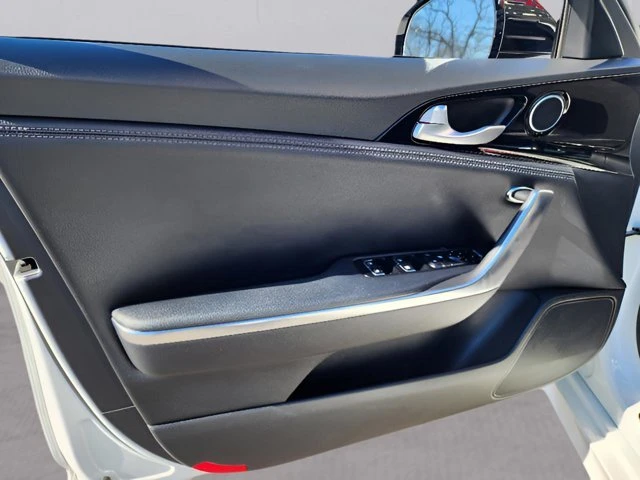 2023 Kia Stinger - Image 16 of 20