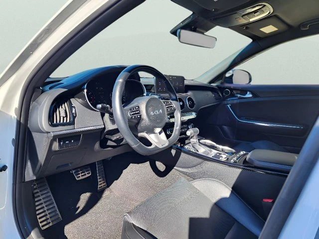 2023 Kia Stinger - Image 17 of 20