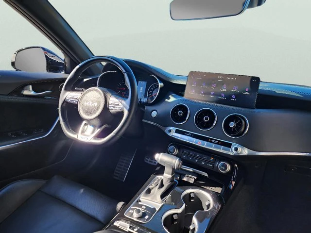 2023 Kia Stinger - Image 11 of 20