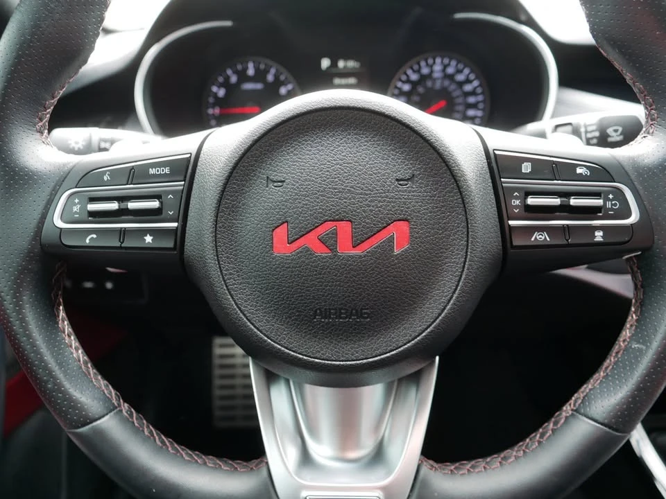2023 Kia Stinger - Image 13 of 19