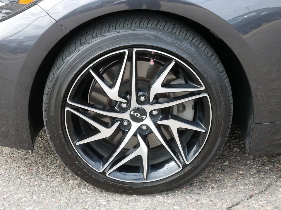 2023 Kia Stinger - Image 10 of 19
