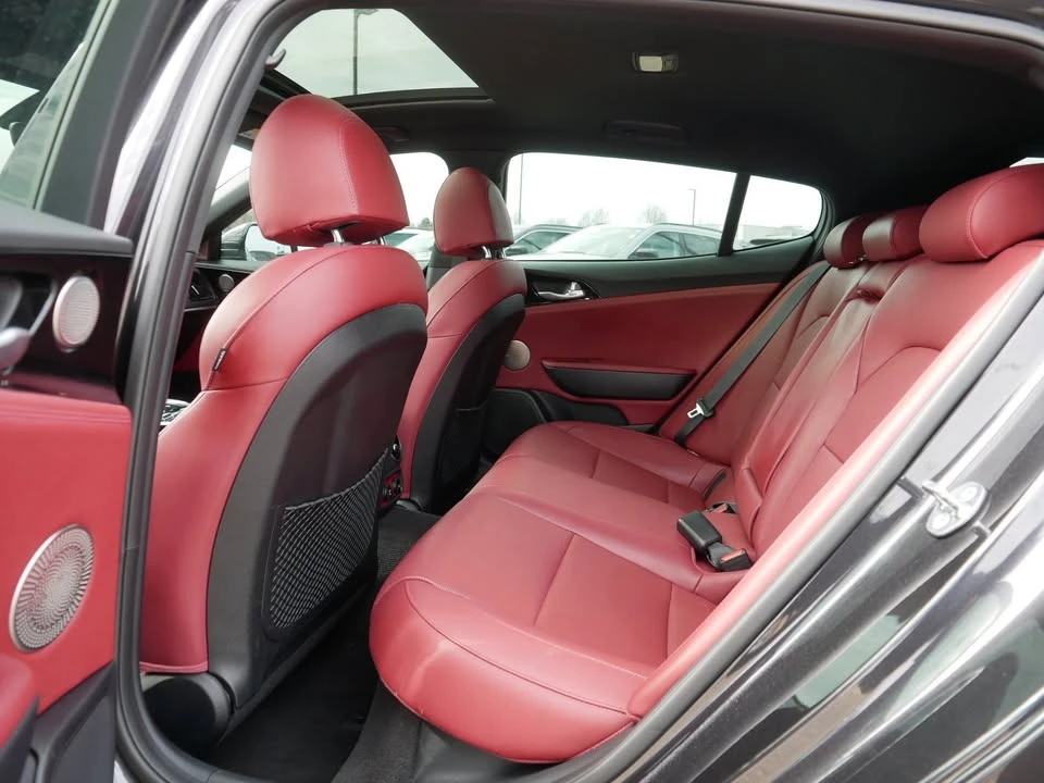 2023 Kia Stinger - Image 15 of 19