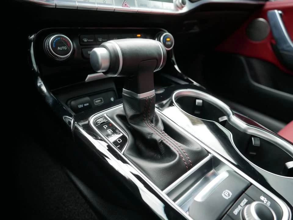 2023 Kia Stinger - Image 18 of 19