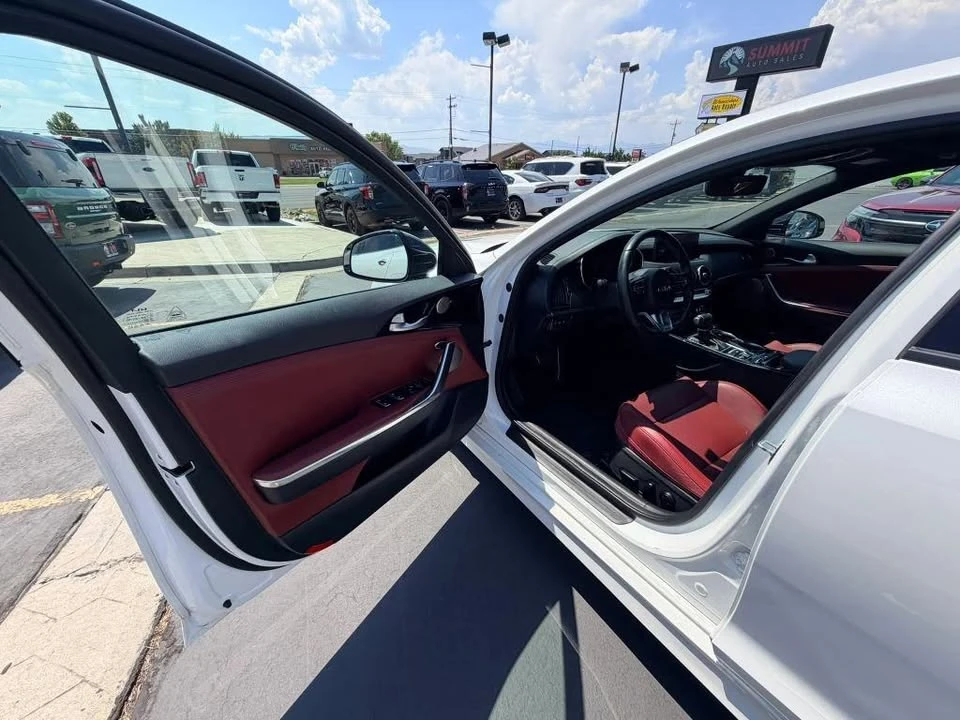 2023 Kia Stinger GT - Image 9 of 20