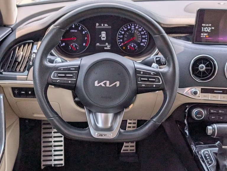 2023 Kia Stinger GT - Image 9 of 15