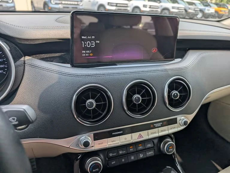 2023 Kia Stinger GT - Image 12 of 15