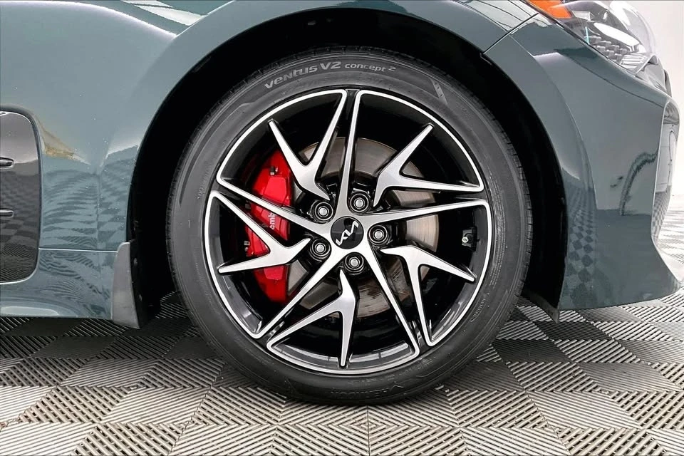 2023 Kia Stinger - Image 7 of 15