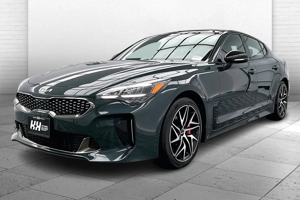 2023 Kia Stinger - Image 9 of 15