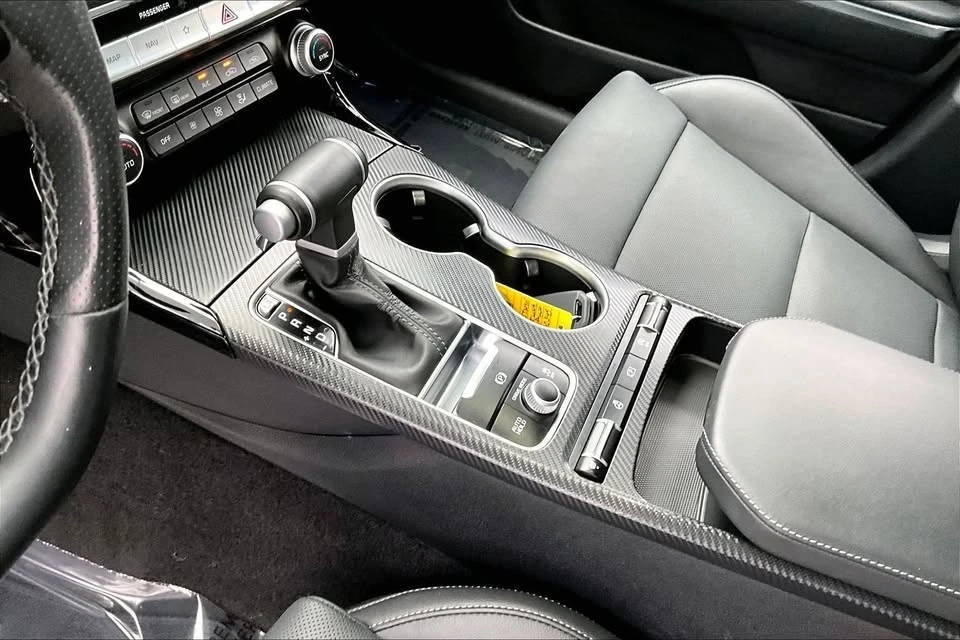 2023 Kia Stinger - Image 11 of 15