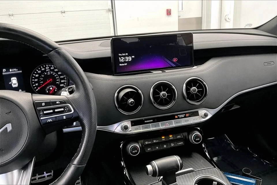 2023 Kia Stinger - Image 5 of 15