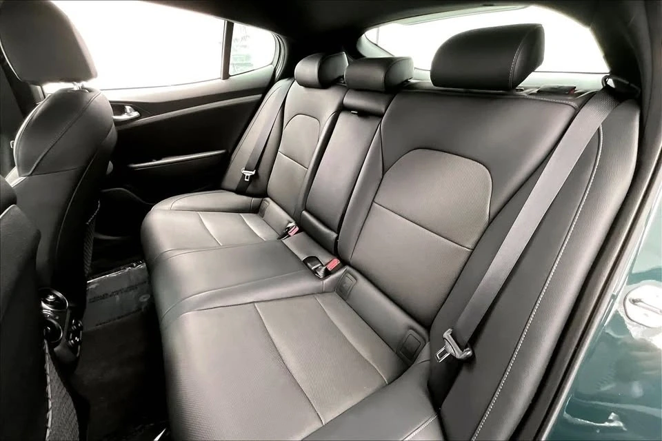2023 Kia Stinger - Image 13 of 15