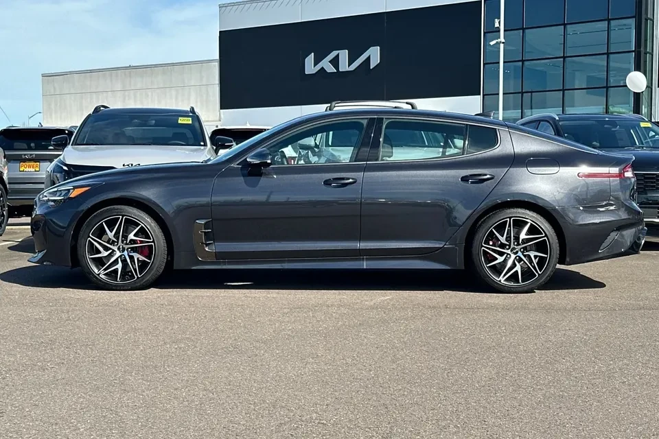 2023 Kia Stinger - Image 6 of 20