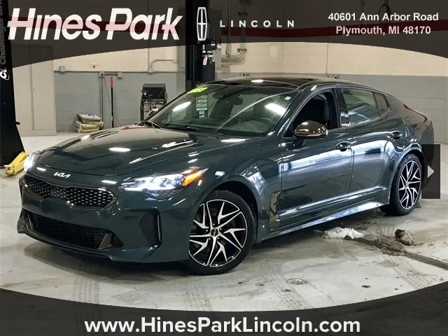 2023 Kia Stinger - Image 2 of 20
