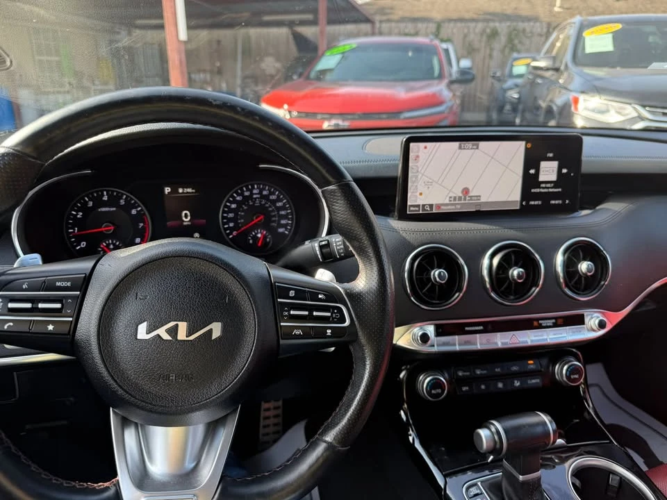 2023 Kia Stinger - Image 3 of 8