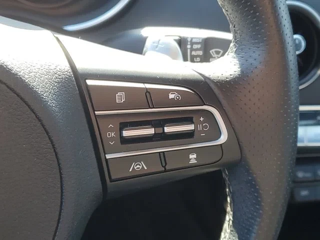 2023 Kia Stinger - Image 13 of 15