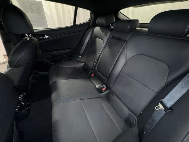 2023 Kia Stinger - Image 18 of 19