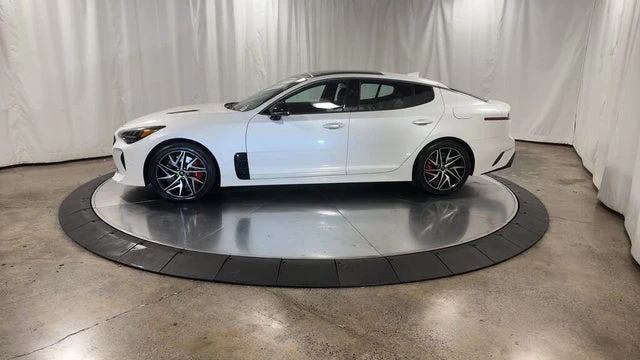 2023 Kia Stinger - Image 3 of 19