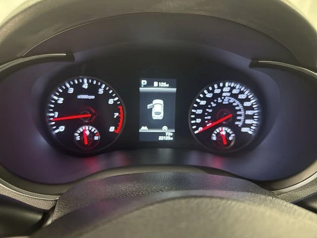 2023 Kia Stinger - Image 9 of 19