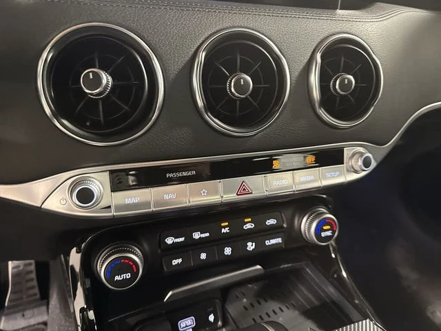 2023 Kia Stinger - Image 14 of 19