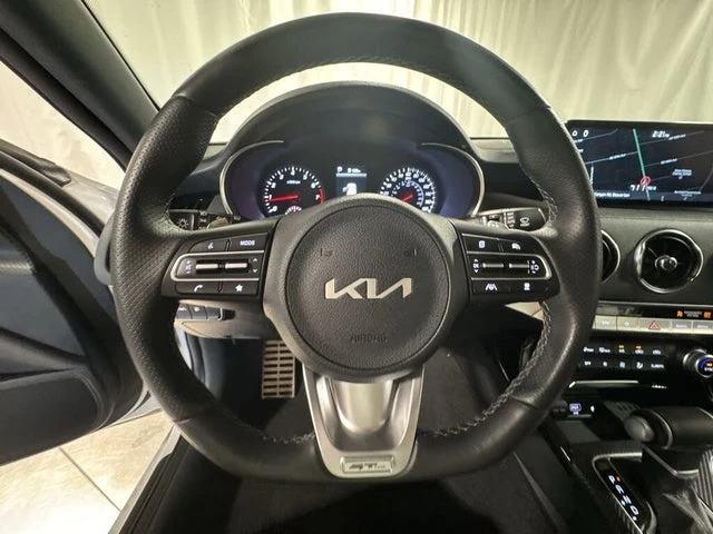 2023 Kia Stinger - Image 10 of 19