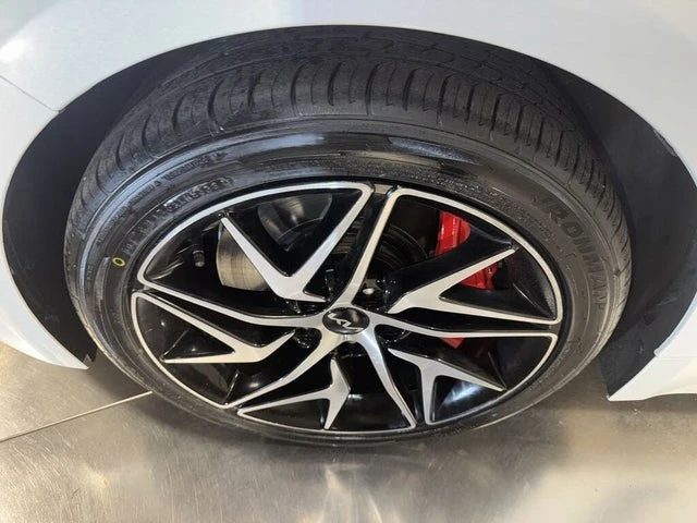 2023 Kia Stinger - Image 5 of 19