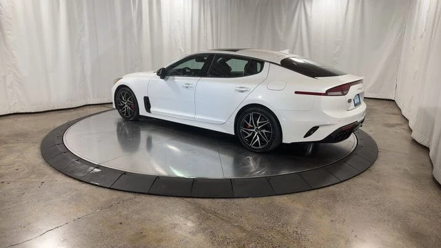 2023 Kia Stinger - Image 4 of 19
