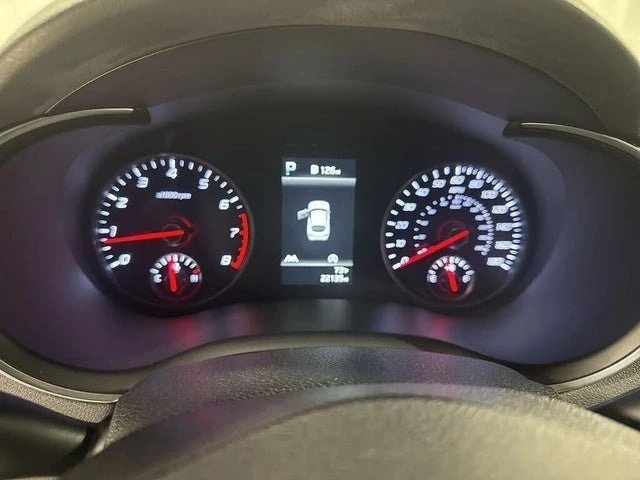 2023 Kia Stinger - Image 9 of 20