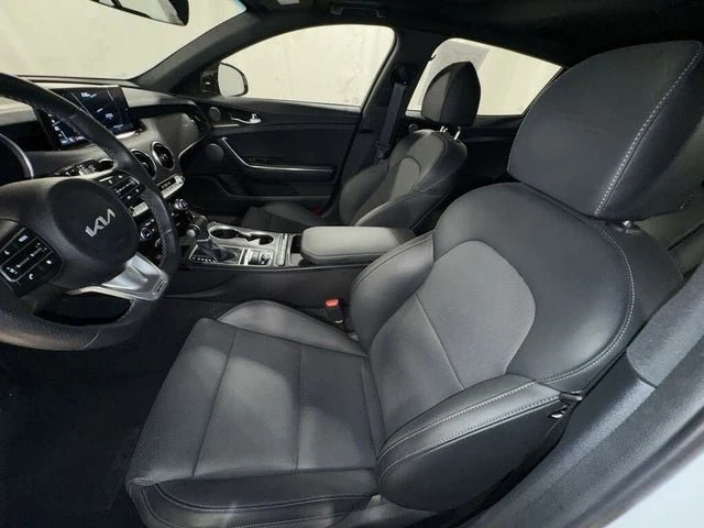 2023 Kia Stinger - Image 7 of 20