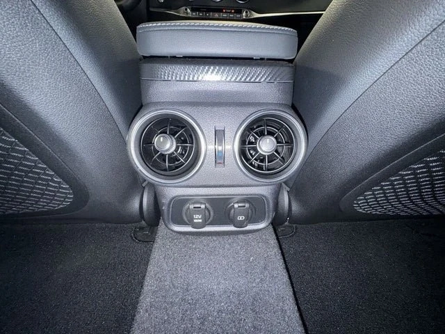 2023 Kia Stinger - Image 19 of 20