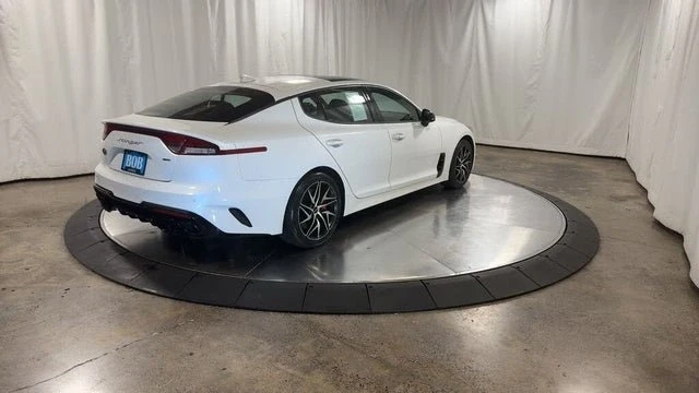 2023 Kia Stinger - Image 4 of 20
