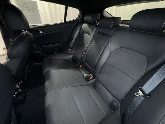 2023 Kia Stinger - Image 18 of 20