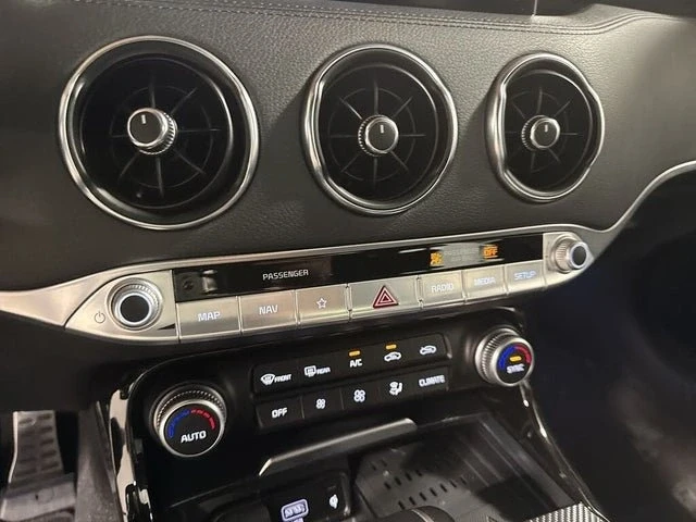 2023 Kia Stinger - Image 14 of 20