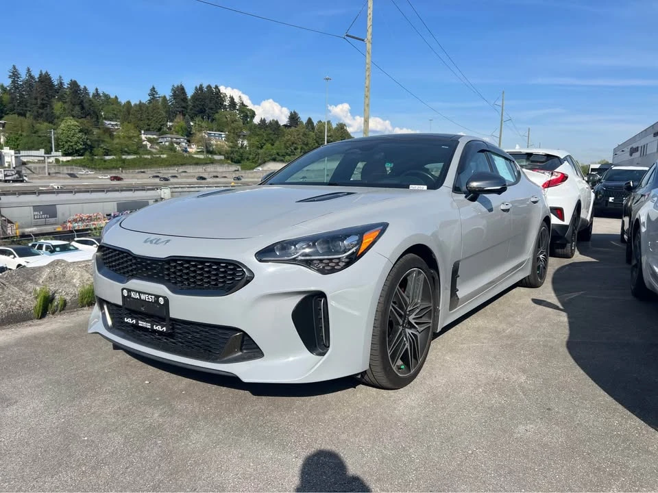 2023 Kia Stinger - Image 3 of 4