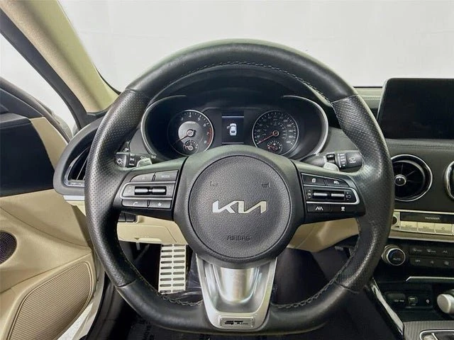 2023 Kia Stinger - Image 10 of 19