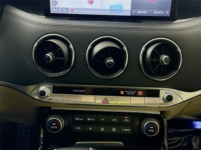 2023 Kia Stinger - Image 13 of 19
