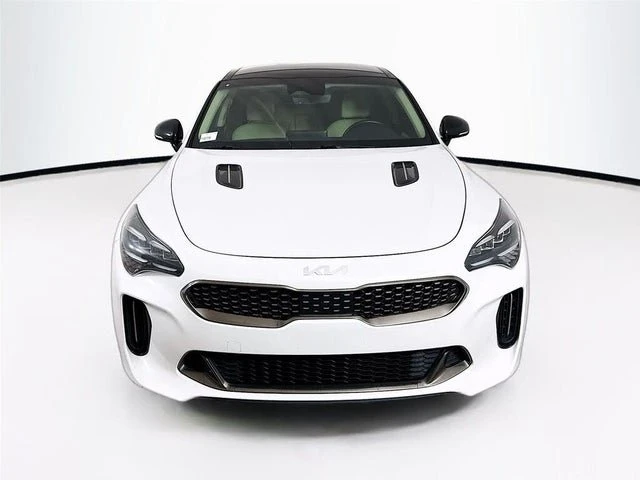 2023 Kia Stinger - Image 2 of 19