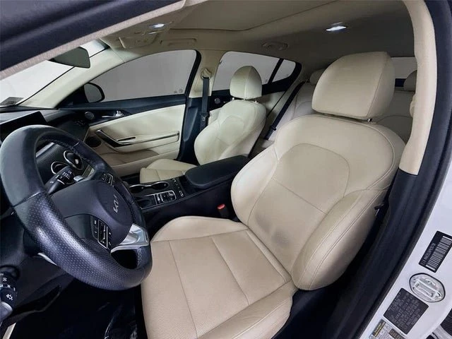 2023 Kia Stinger - Image 16 of 19