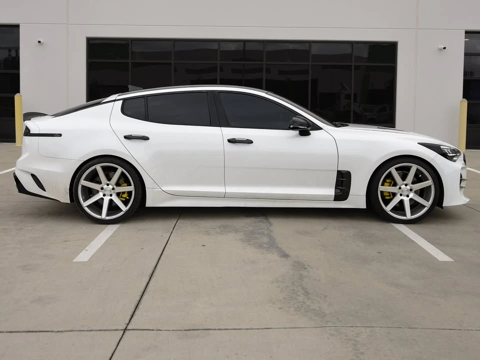 2023 Kia Stinger - Image 11 of 18