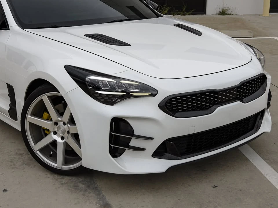 2023 Kia Stinger - Image 2 of 18