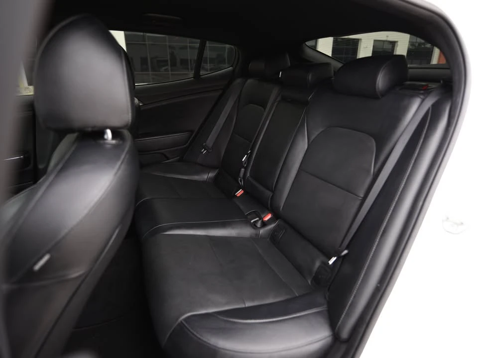 2023 Kia Stinger - Image 14 of 18