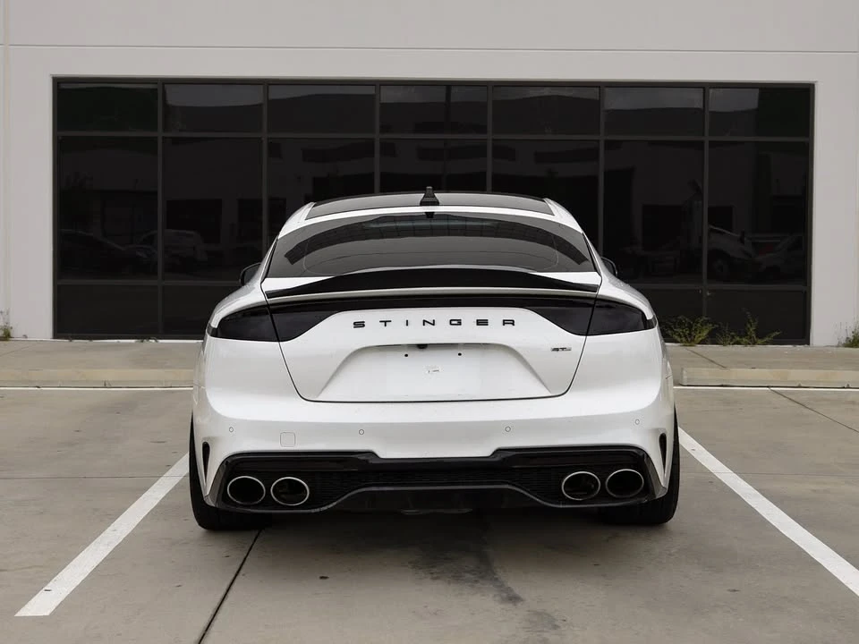 2023 Kia Stinger - Image 9 of 18
