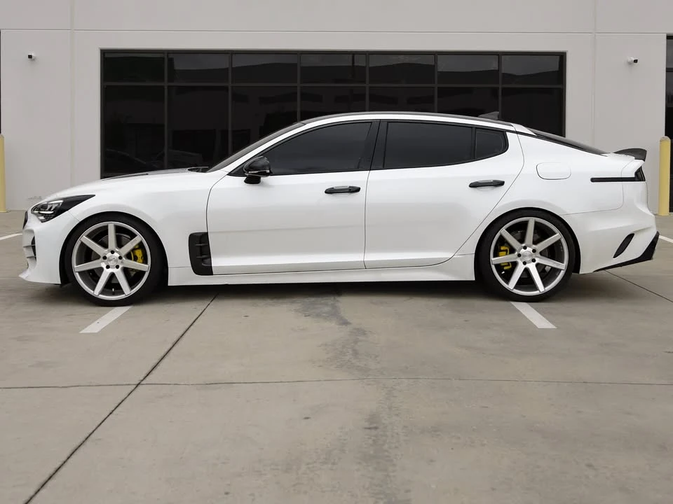 2023 Kia Stinger - Image 6 of 18