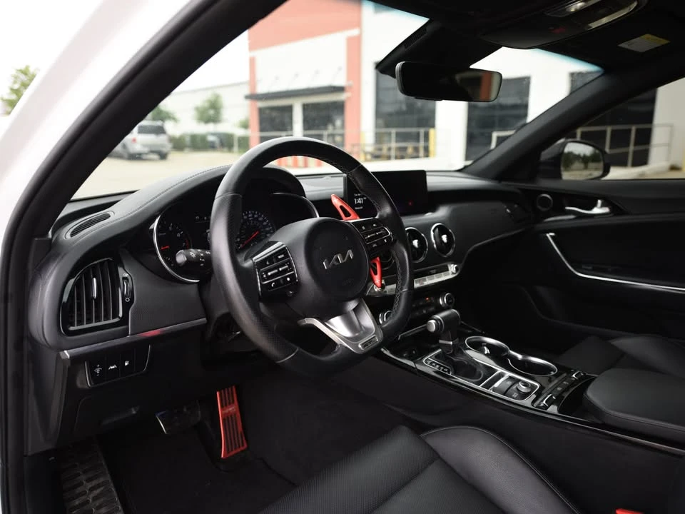 2023 Kia Stinger - Image 12 of 18