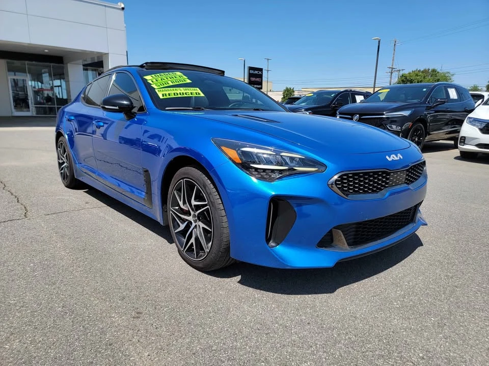 2023 Kia Stinger - Image 2 of 9