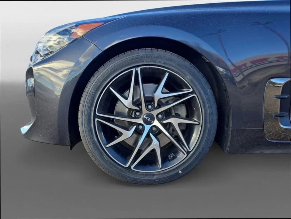 2023 Kia Stinger - Image 13 of 16