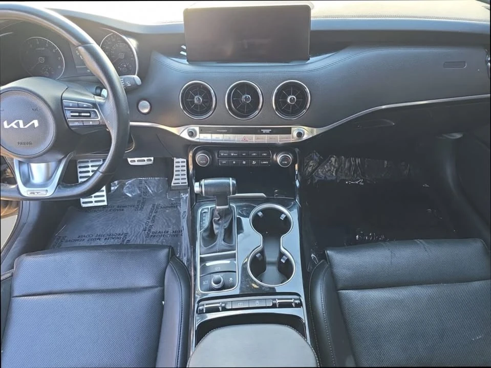 2023 Kia Stinger - Image 10 of 16